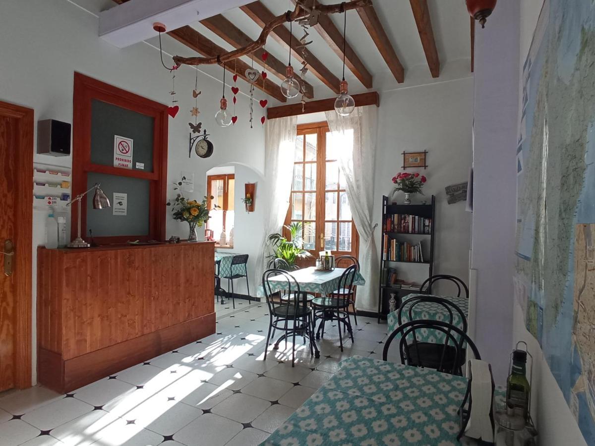 Hostal Ca'N Tiu Alaro Luaran gambar