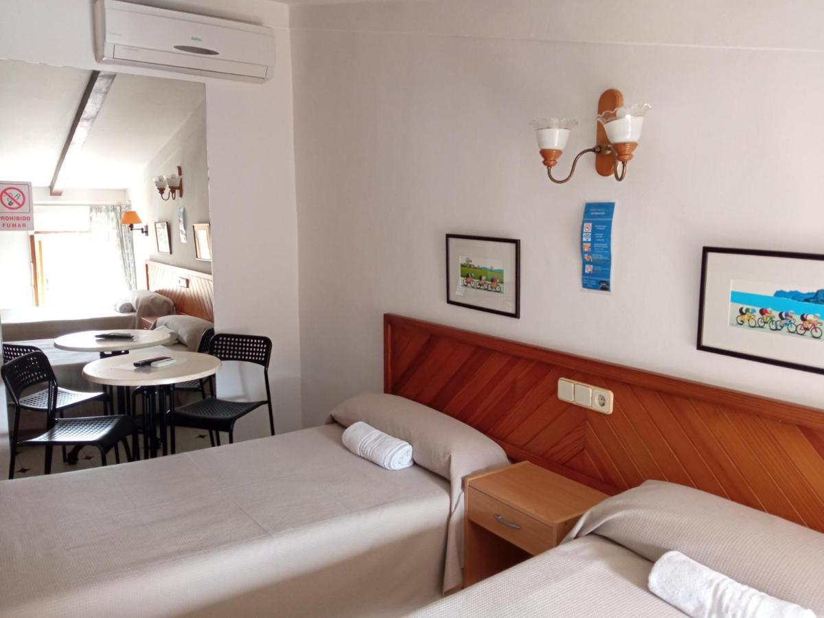 Hostal Ca'N Tiu Alaro Luaran gambar