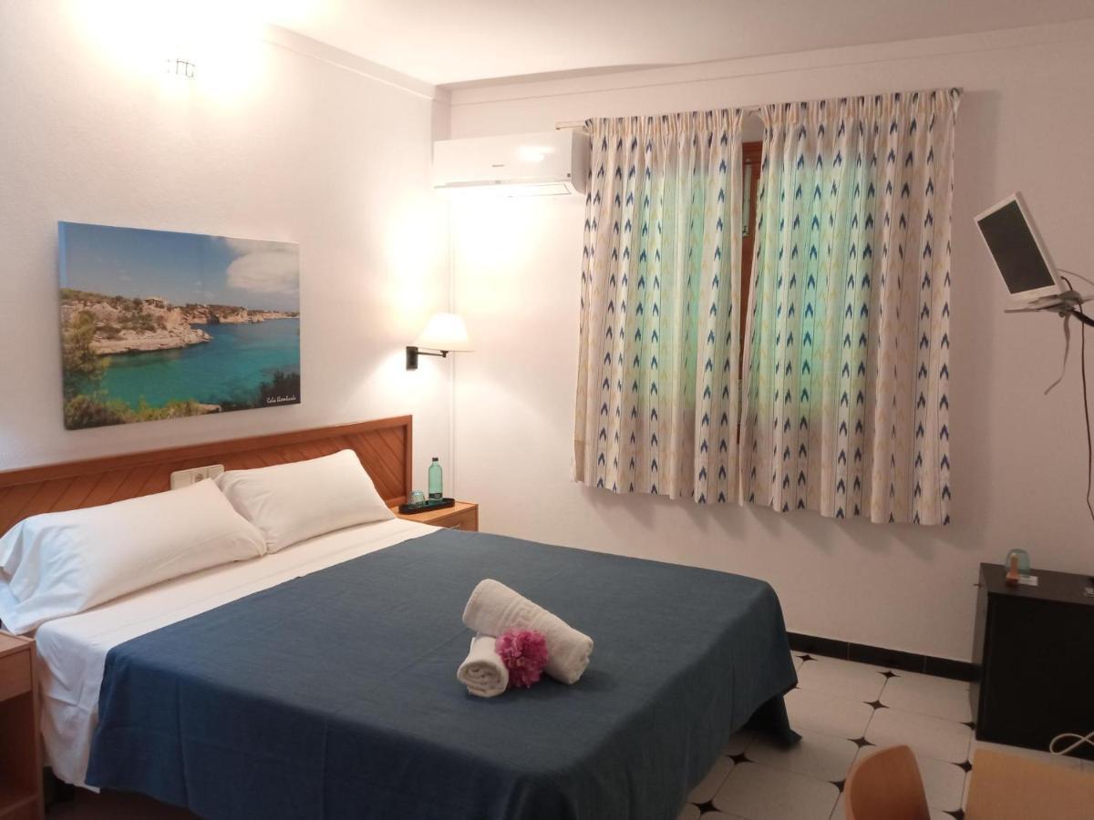 Hostal Ca'N Tiu Alaro Luaran gambar