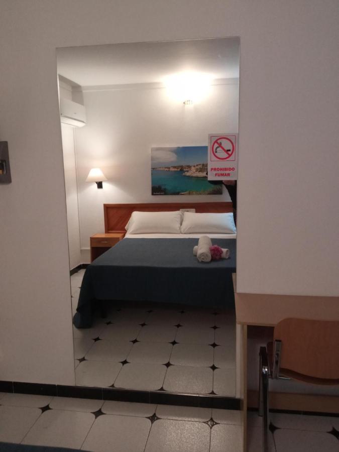 Hostal Ca'N Tiu Alaro Luaran gambar