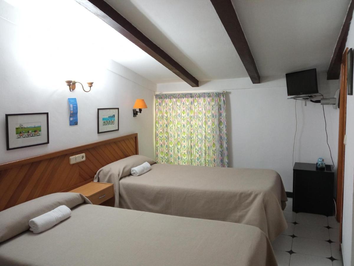 Hostal Ca'N Tiu Alaro Luaran gambar