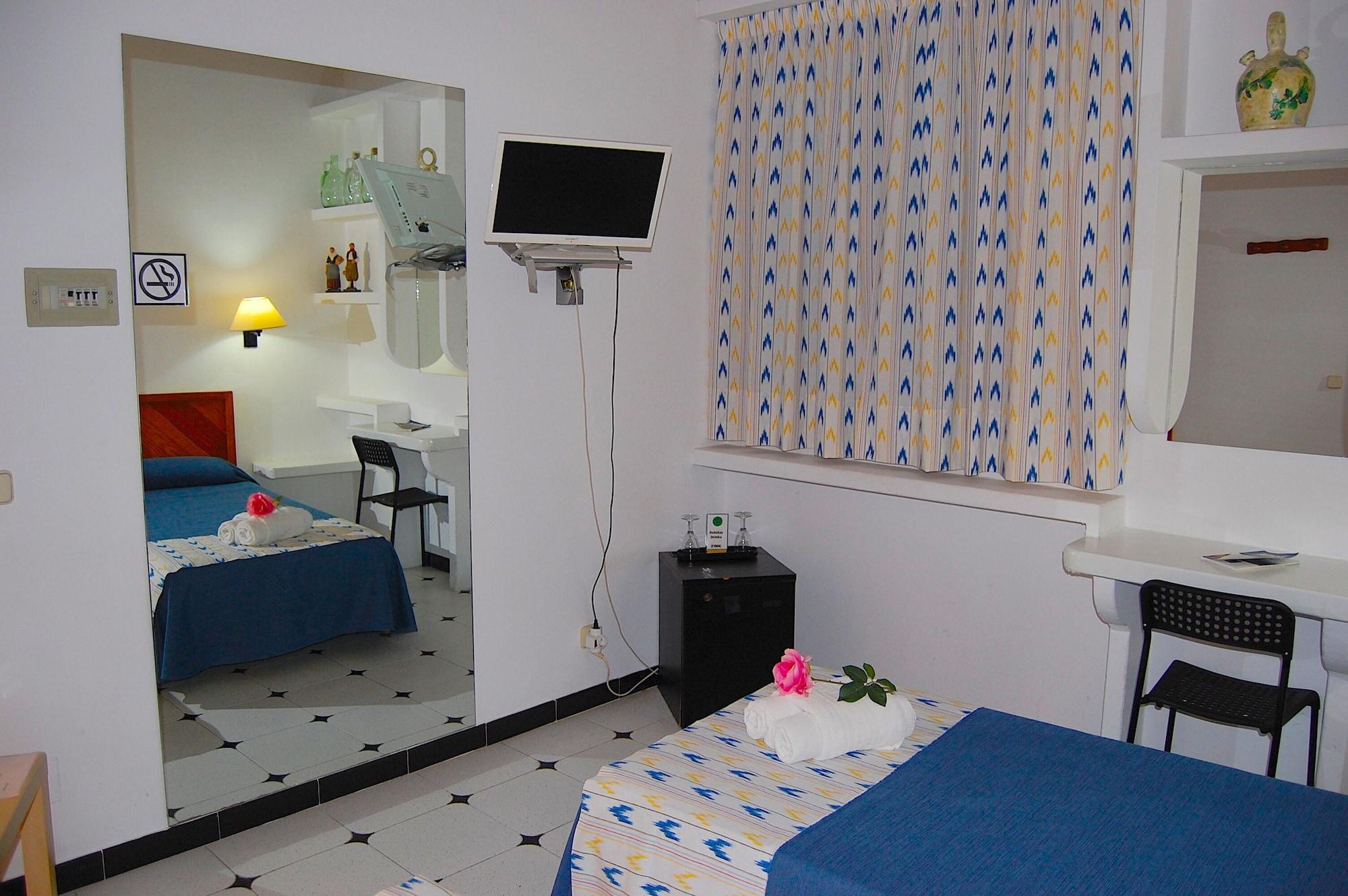 Hostal Ca'N Tiu Alaro Luaran gambar