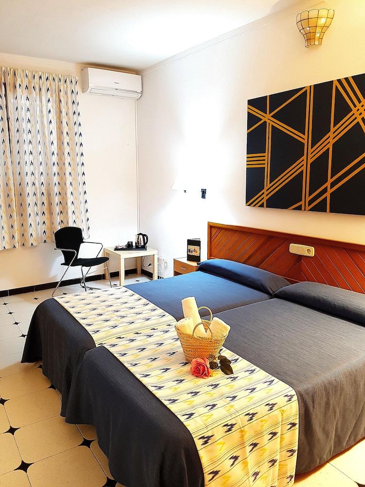 Hostal Ca'N Tiu Alaro Luaran gambar