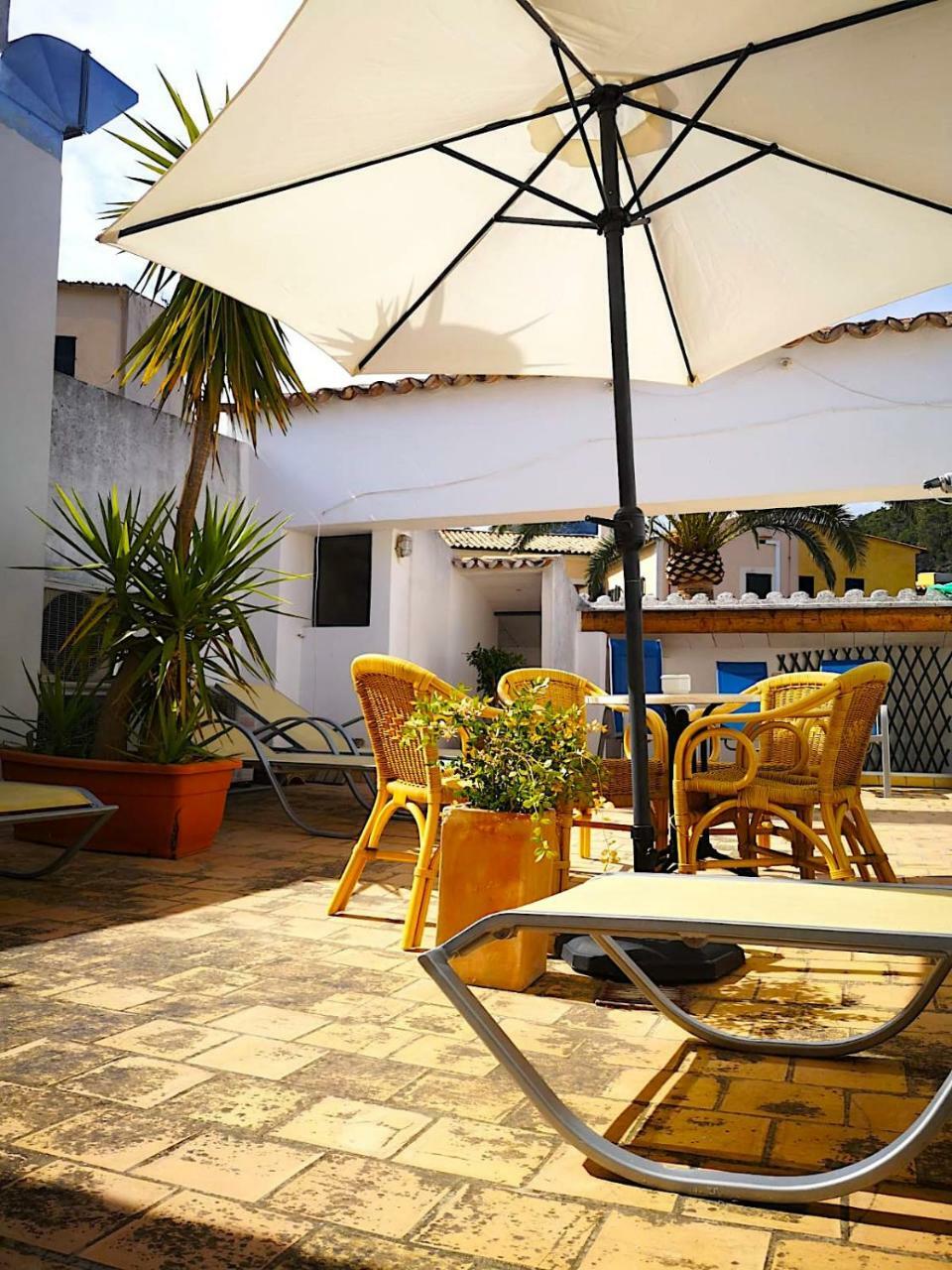 Hostal Ca'N Tiu Alaro Luaran gambar